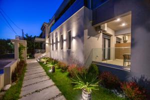 Fyllis Fine Living