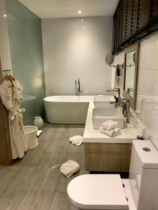 Luxury 6 bedroom Villa overlooking the Andaman sea