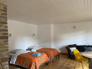 Sejours chez l'habitant LA CONQUISE : Chambre Triple Confort avec Douche