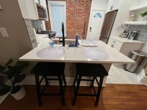 2 BR Totally Renovated and Chic