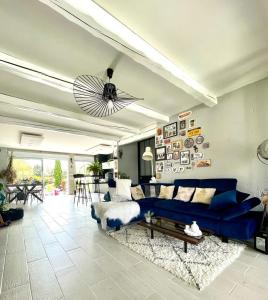 Villa NYVIONI, proche de la mer, avec piscine et SPA