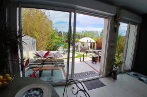 Villa NYVIONI, proche de la mer, avec piscine et SPA