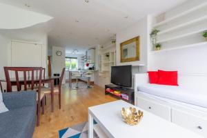 Lovely 2-bed 15 minutes to Central London