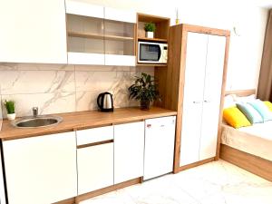 OSapart hotel in a complex Semycvit 4