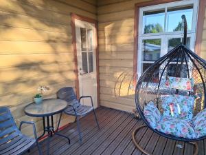 Idyllic apartment in Supilinn with a balcony, private parking and contact-free entrance