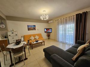 Modern Apartment Kallithea 1