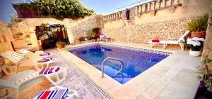 Farmhouse Retro with pool - Taʼ Gorgun