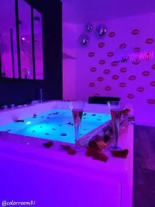 Colorroom31 - Nuit insolite - Spa - Tantra - Love - Lapeyrouse-Fossat