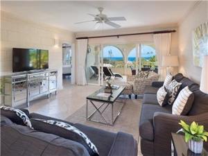 Royal Apartments 3 Bedrooms Communal Pool