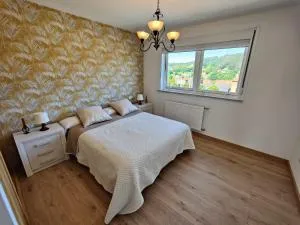Chalet con WIFI , PS4 , garaje, 5 dormitorios, 3 baños, Santiago de Compostela - Pardaces de Arriba
