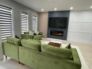 Fully Detached 4 Bedroom House in Kitchener - Paris