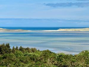 The Birdhouse with Hot Tub