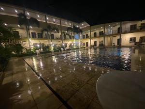 Hotel California Pacific Palm