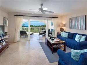 Luxury 5 stars Royal Apartments -1 Bed Communal Pool - Saint Thomas