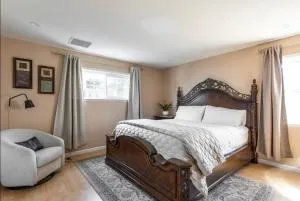 The Morales Family - Монклер