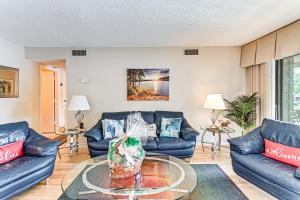 Lakeview Condo with Resort Pool 2 Miles to Golf!