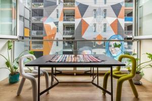 Cityscape on Morphett - Central CBD Apartment