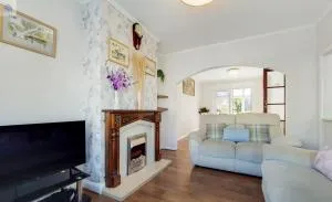 EEJs Charming London 3 bed home - with large garden - Eltham
