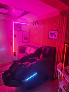 Dlighful Pads MassageChair FreeParking Bar Park Garden