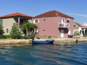 Apartments with parking space Rogotin, Neretva Delta - Usce Neretve - 23141