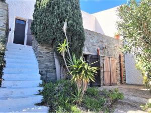 Villa F4 Méditerranéenne avec Accès Direct Crique et Parking - FR-1-309-293