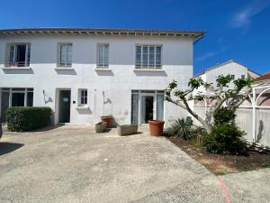 Appartement T2 avec piscine, proche plage et centre, La Tranche sur Mer - FR-1-22-316