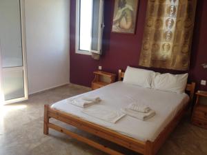 Spacious Apartment Garden View Partial Seaview