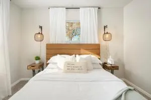 The Southern Sapphire - A Cozy Lake View Getaway - غرانبوري