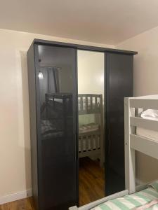 Newly decorated 2 bedroom flat in South East London