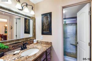 Royal Kahana 612- Ocean & Island views from this 1 bedroom condo