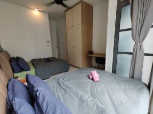 93A Robertson KLCC Alor Street Bukit Bintang Pavilion 7 pax 2R1B