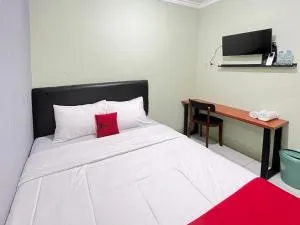 RedDoorz Syariah near Exit Tol Nganjuk - Sukomoro