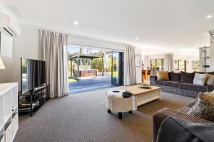 River Palms Retreat - Paihia Holiday Home