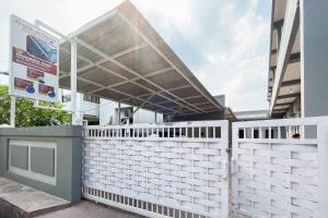 De Farasat Hotel Syariah RedPartner