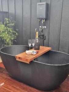 Bach22 Rustic Romantic getaway