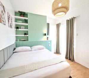 Rocca 1 Bedroom Boutique Suite w Balcony Mesaverte Residences