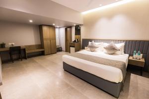 The Augusta Club & Resort