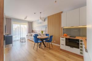 Słoneczny Brzeg Przy Samej Plaży by Perłowa Przystań Rent