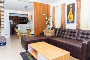 Affordable GOLD DUST Up To 12 Pax near Aqua Planet & Dinosaur Island