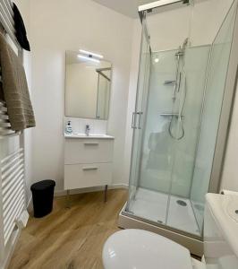 Maisons de vacances maison 22 couchages prox gare et centre Max 10 chambres : photos des chambres