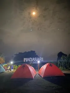 Sewa Tenda Pantai Madasari - 庞岸达兰