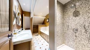 B&B / Chambres d'hotes Demeure Saint Louis Historic manor, City 700m, parking,A C,Clim,WIFI, heated pool, city view : photos des chambres