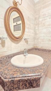 Pyramids Golf Direct View