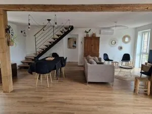 Gîte Les Ecuries des Garnisons - 库谢韦尔尼