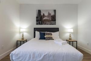 2BR CozySuites at Kierland Commons with pool #05