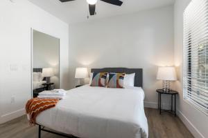 2BR CozySuites at Kierland Commons with pool #05