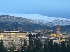 Habitación doble con baño privado en el centro de Granada