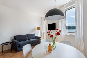 Lumia’s Flat - Lake View