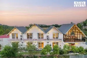 StayVista at SilverSpring Cottage with Valley View & Bonfire - Chakrata