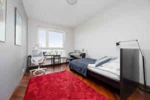 Nowoczesny Apartament z Parkingiem na Pradze Południe w Warszawie by Noclegi Renters